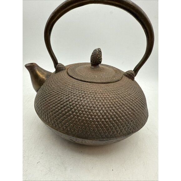 NANBU Tetsubin Japanese Iron Kettle Small Tea Ceremony Teapot Used_Signed - Picture 3 of 10
